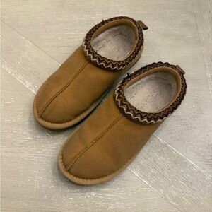 Cozy Tan Slip-On Clogs for girls